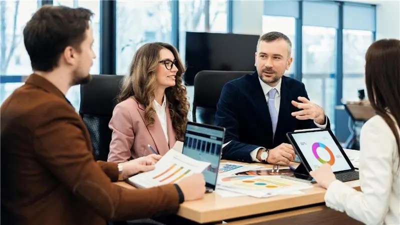 Expert Guidance for Digital Excellence illustration